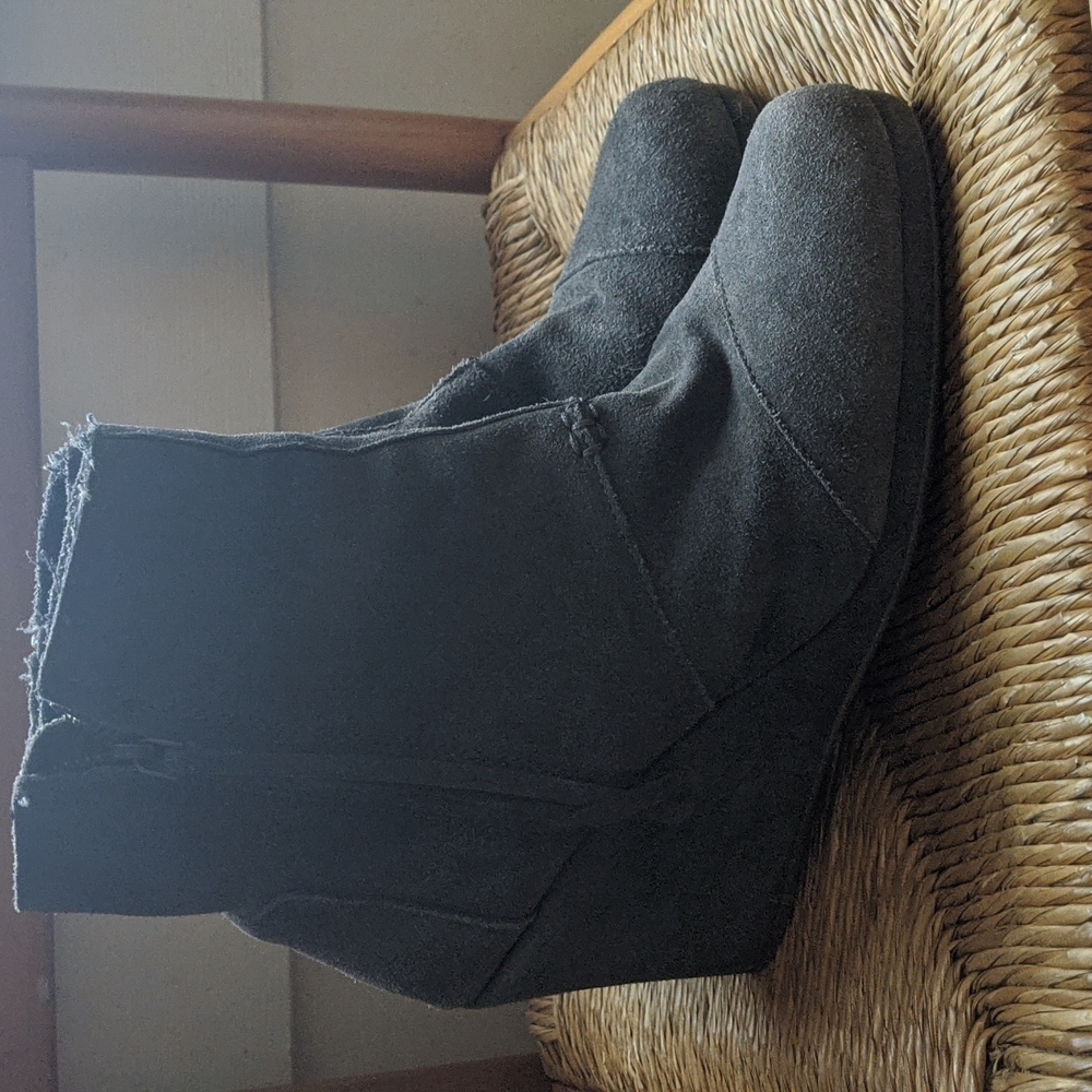 Tom's gray suede booties